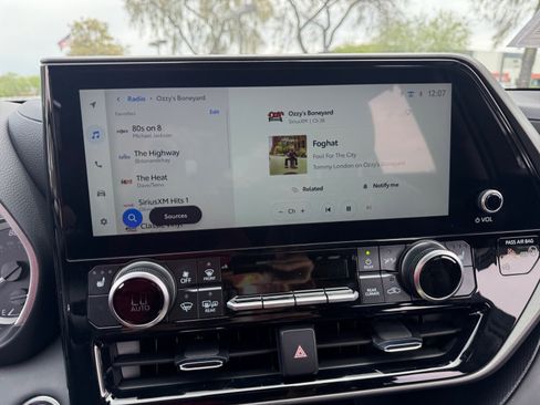 Certified 2025 Toyota Highlander XLE AWD/4WD image 28