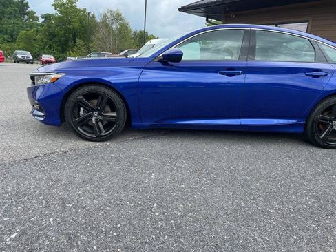Used 2019 Honda Accord Sport image 2