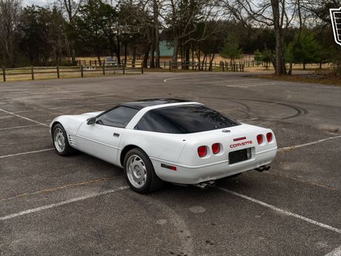 Used 1991 Chevrolet Corvette Coupe image 35