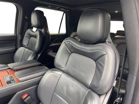Used 2023 Lincoln Navigator Reserve image 26