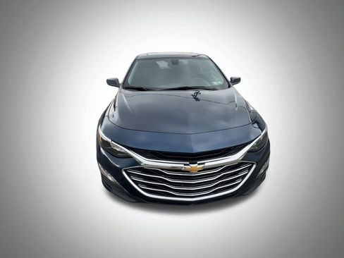 Used 2022 Chevrolet Malibu LT image 3