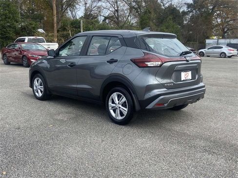 Used 2025 Nissan Kicks Play S image 4