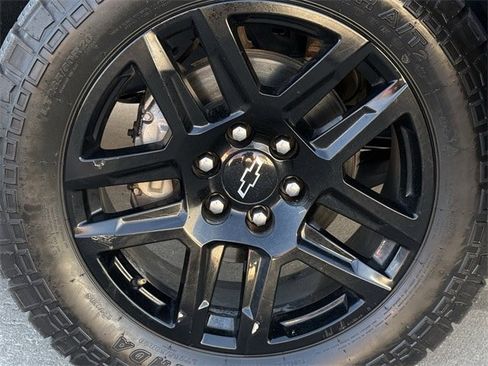 Used 2021 Chevrolet Silverado 1500 LT Trail Boss image 12