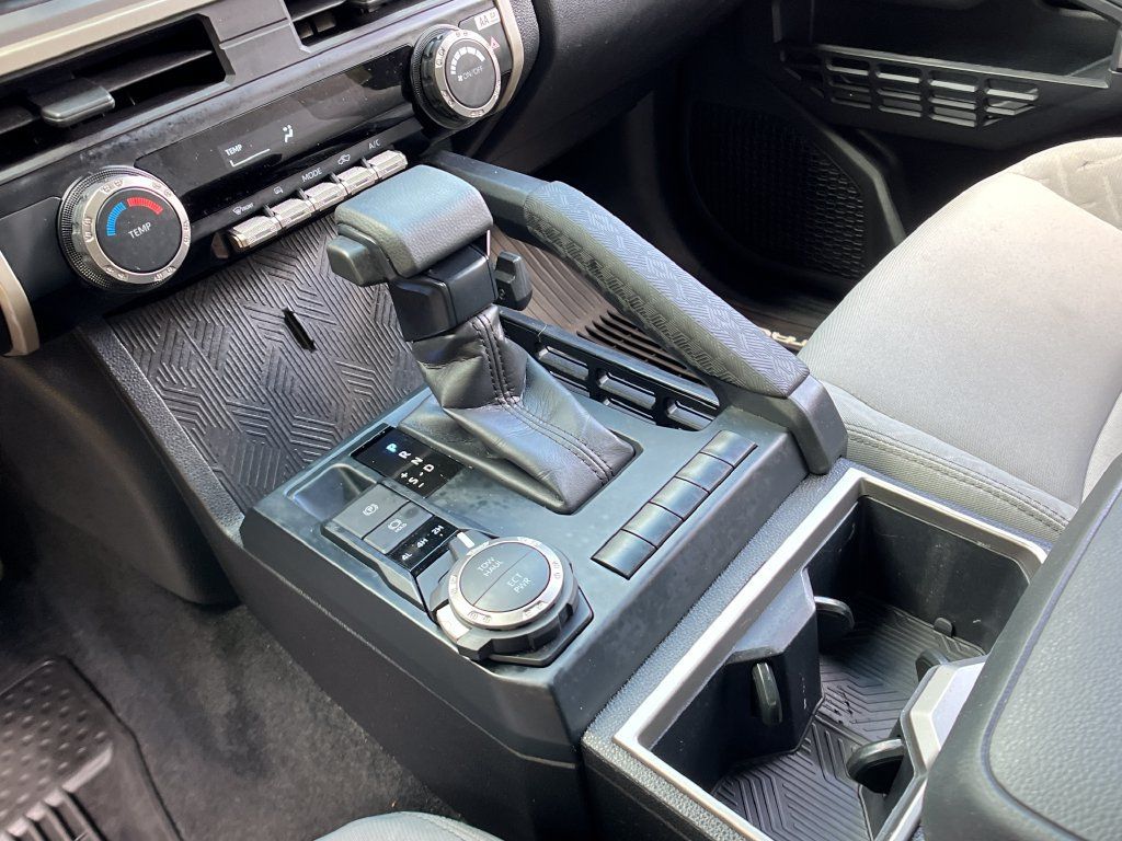 Certified 2024 Toyota Tacoma SR5 AWD/4WD image 21