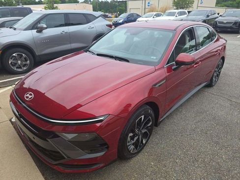 Used 2025 Hyundai Sonata SEL FWD image 1