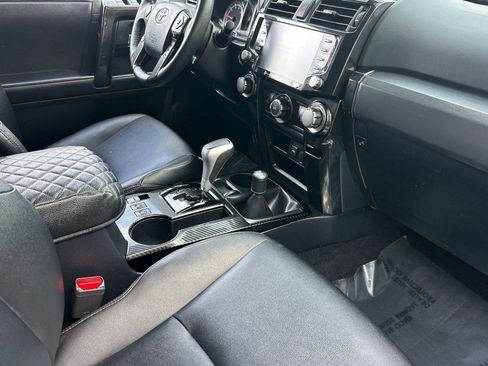 Used 2022 Toyota 4Runner TRD Off-Road Premium image 32