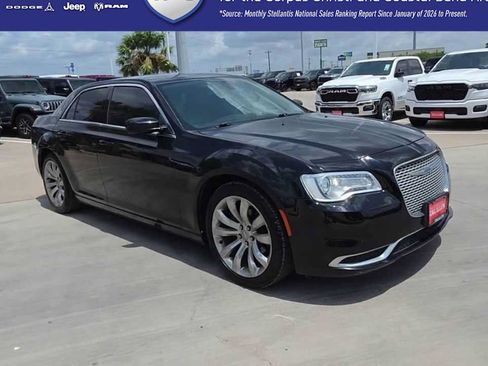 Used 2019 Chrysler 300 Touring L w/ Quick Order Package 22F RWD image 2