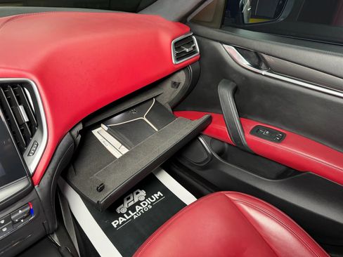 Used 2018 Maserati Ghibli S RWD image 48