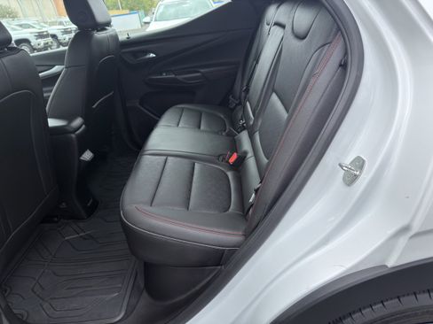 Used 2023 Chevrolet Bolt EUV LT w/ Convenience Package FWD image 16