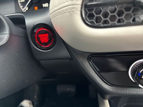 Used 2024 Honda HR-V LX image 32