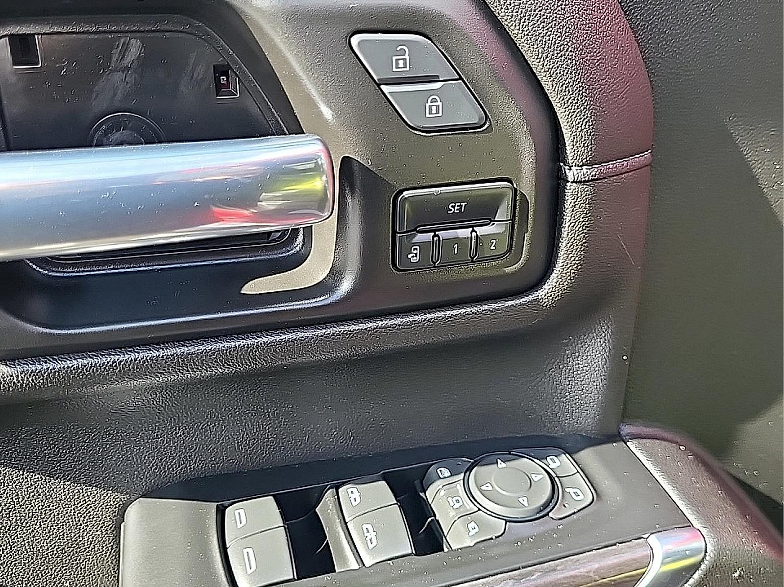 Used 2022 Chevrolet Silverado 2500 LTZ w/ LTZ Plus Package AWD/4WD image 15