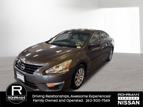 Used 2013 Nissan Altima 2.5 S FWD image 1