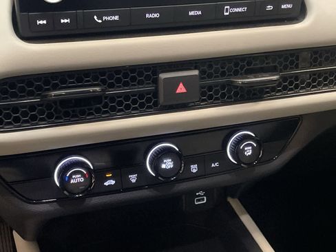 Certified 2024 Honda HR-V LX image 28