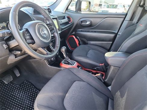 Used 2022 Jeep Renegade Trailhawk image 15