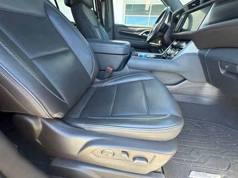 Used 2021 GMC Yukon Denali w/ Denali Premium Package AWD/4WD image 5