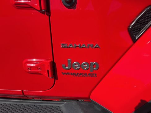 Used 2020 Jeep Wrangler Unlimited Sahara image 11