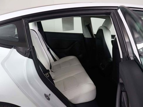 Used 2023 Tesla Model 3 Standard Range image 33