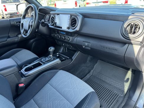 Used 2021 Toyota Tacoma TRD Sport image 36