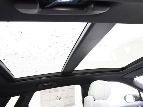 New 2025 Cadillac Lyriq Luxury image 17