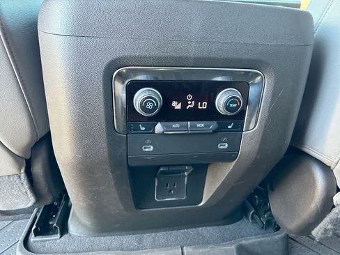 Used 2023 Chevrolet Tahoe LT w/ Luxury Package image 21