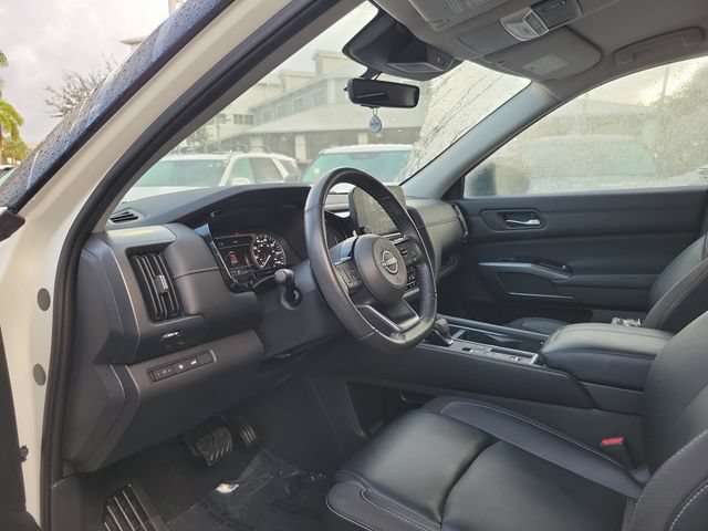 Used 2024 Nissan Pathfinder SL FWD image 10