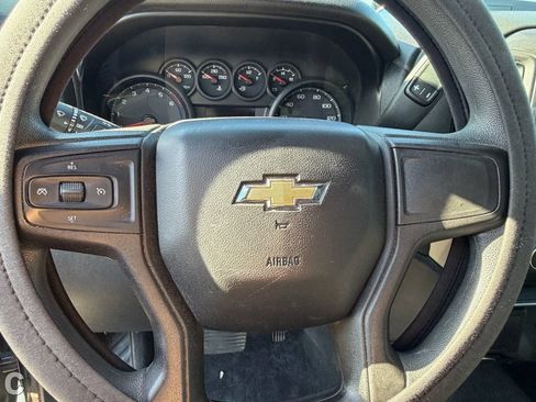 Used 2020 Chevrolet Silverado 1500 Custom w/ Infotainment Package RWD image 12