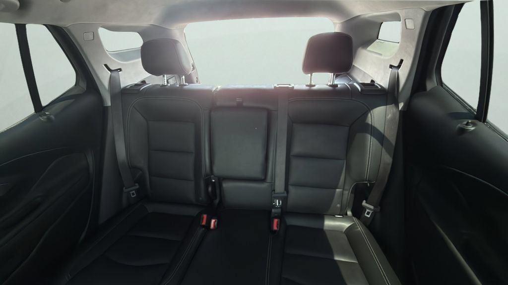 Used 2022 GMC Terrain SLT w/ Elevation Edition FWD image 14