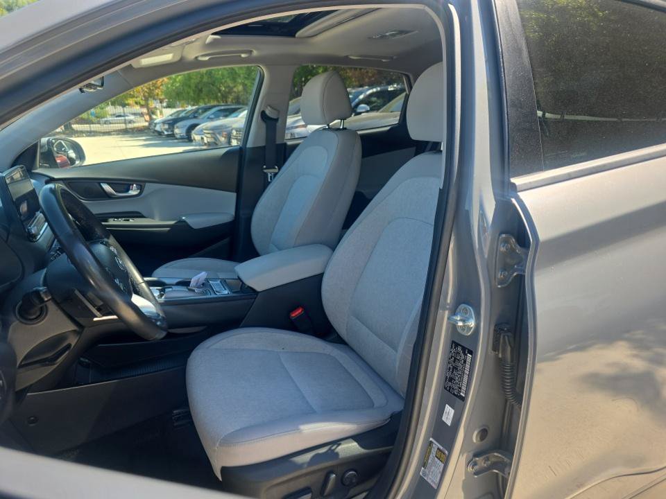 Used 2023 Hyundai Kona SEL w/ Cargo Package FWD image 8