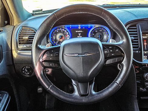 Used 2020 Chrysler 300 S image 27