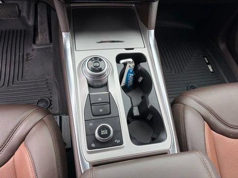 Used 2022 Ford Explorer King Ranch w/ Premium Technology Package AWD/4WD image 15