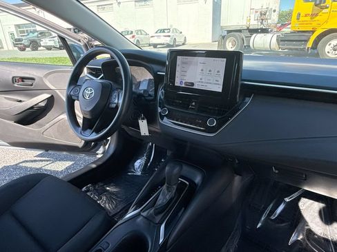 Used 2024 Toyota Corolla LE FWD image 29