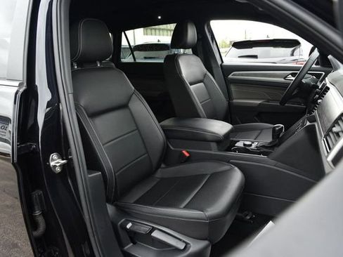 Used 2023 Volkswagen Atlas Cross Sport SE w/ Panoramic Sunroof Package image 20