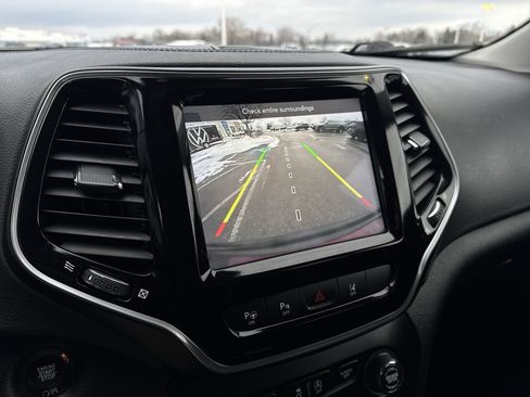 Used 2021 Jeep Cherokee Limited image 14