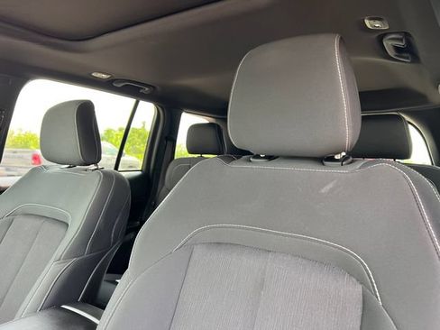 Used 2025 Jeep Grand Cherokee Laredo X w/ Luxury Tech Group I AWD/4WD image 13