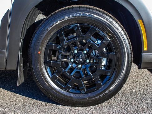 New 2026 Mitsubishi Outlander Trail Edition image 7