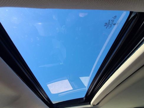 Used 2023 Honda Accord EX image 31