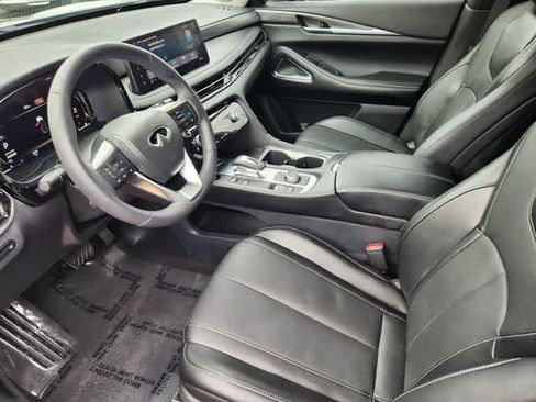Certified 2027 INFINITI QX60 Luxe w/ Cargo Package FWD image 2