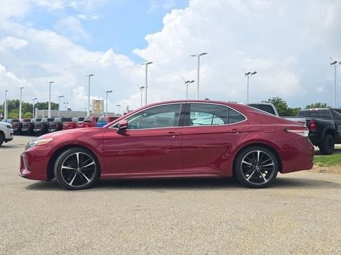 Used 2018 Toyota Camry XSE FWD image 25