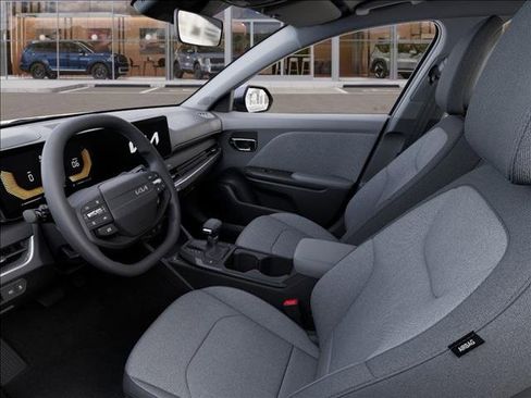 New 2025 Kia K4 LXS image 17