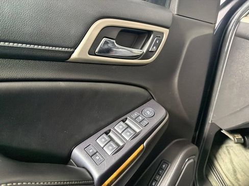 Used 2015 GMC Yukon Denali w/ Touring Package AWD/4WD image 9