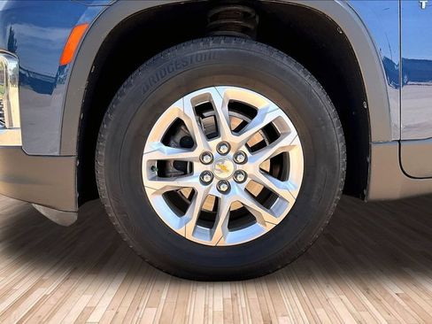 Used 2023 Chevrolet Traverse LS w/ Safety Package FWD image 8