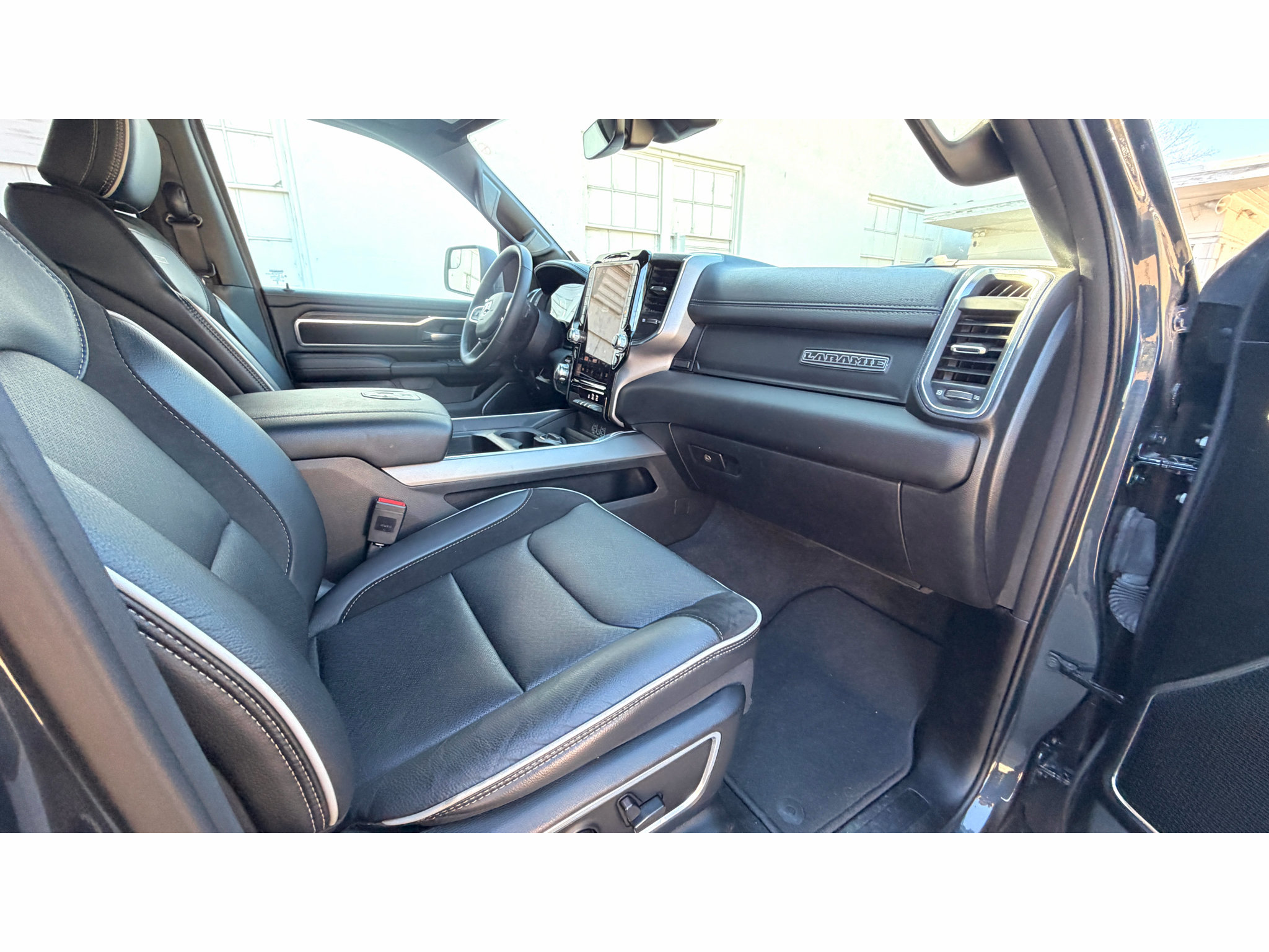 Used 2026 RAM 1500 Laramie AWD/4WD image 11