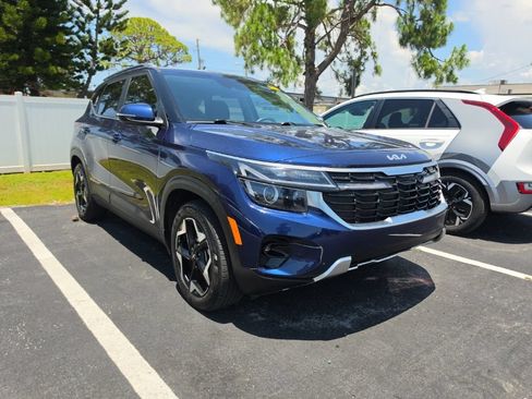 Certified 2025 Kia Seltos EX w/ EX Sunroof Package FWD image 3