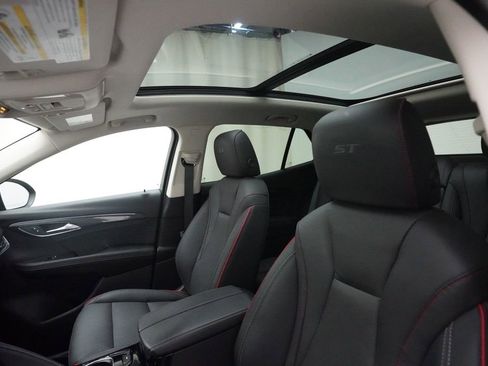 Used 2023 Buick Envision Essence w/ Sport Touring Package AWD/4WD image 32
