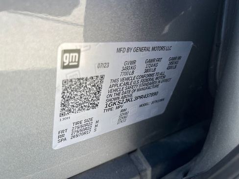 Used 2023 GMC Yukon XL Denali w/ Advanced Technology Package AWD/4WD image 35