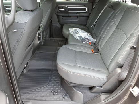 New 2026 RAM 2500 Big Horn AWD/4WD image 15