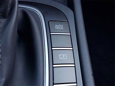 Used 2025 Hyundai Kona SEL image 32