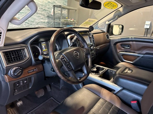 Used 2018 Nissan Titan Platinum Reserve w/ Platinum Utility Package AWD/4WD image 2