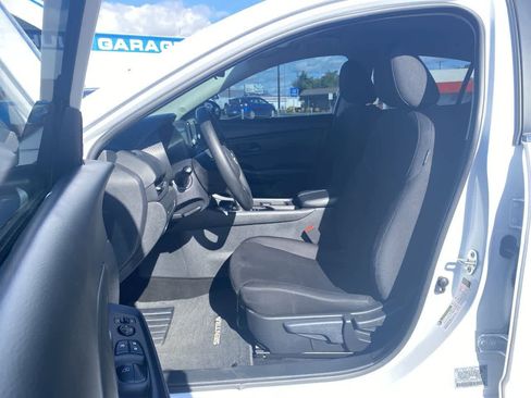 Used 2024 Nissan Sentra S FWD image 11