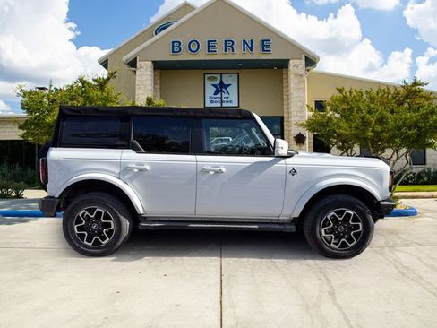 Used 2022 Ford Bronco Outer Banks AWD/4WD image 6